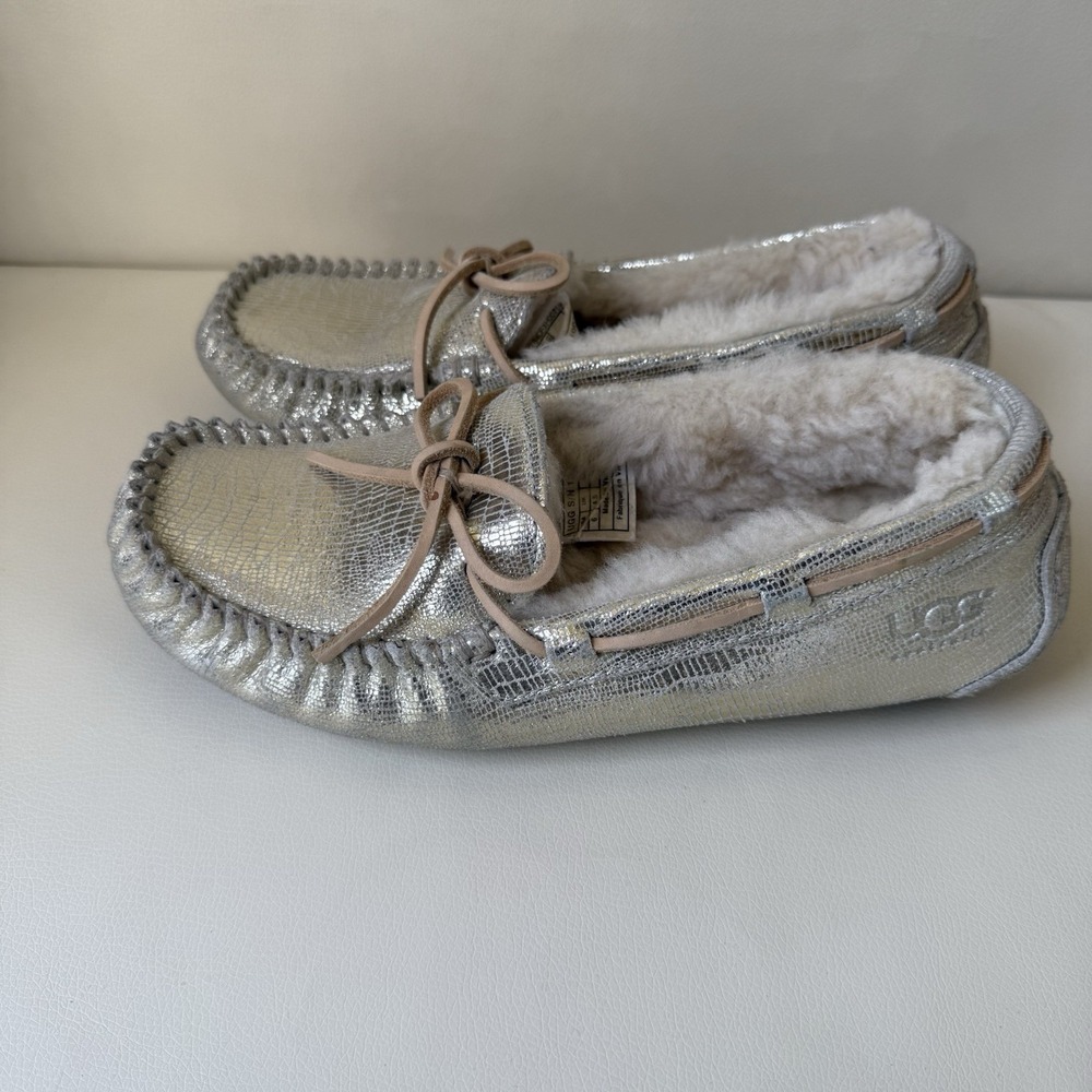 UGG Womens Size 6 Dakota Moccasin Slippers Gold Slip On Shearling Lined Shoes